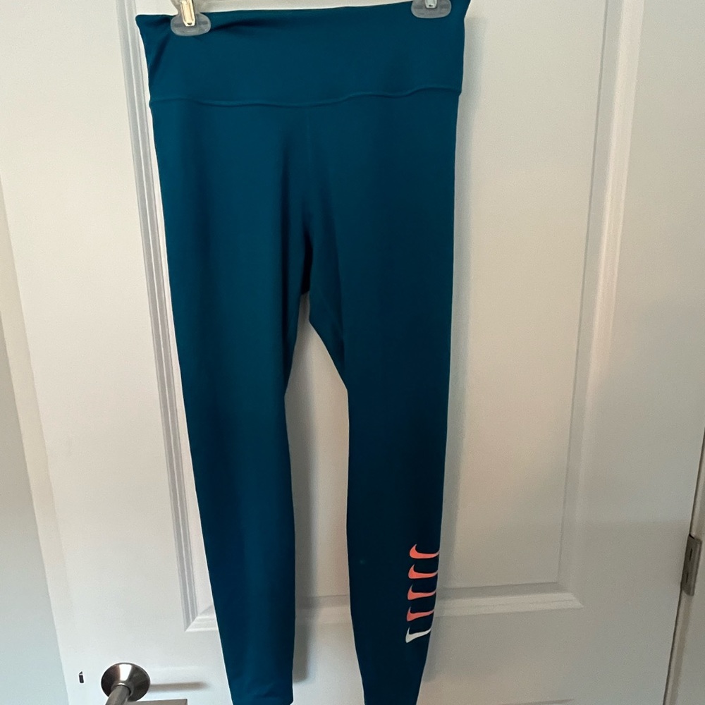 Nike workout leggings